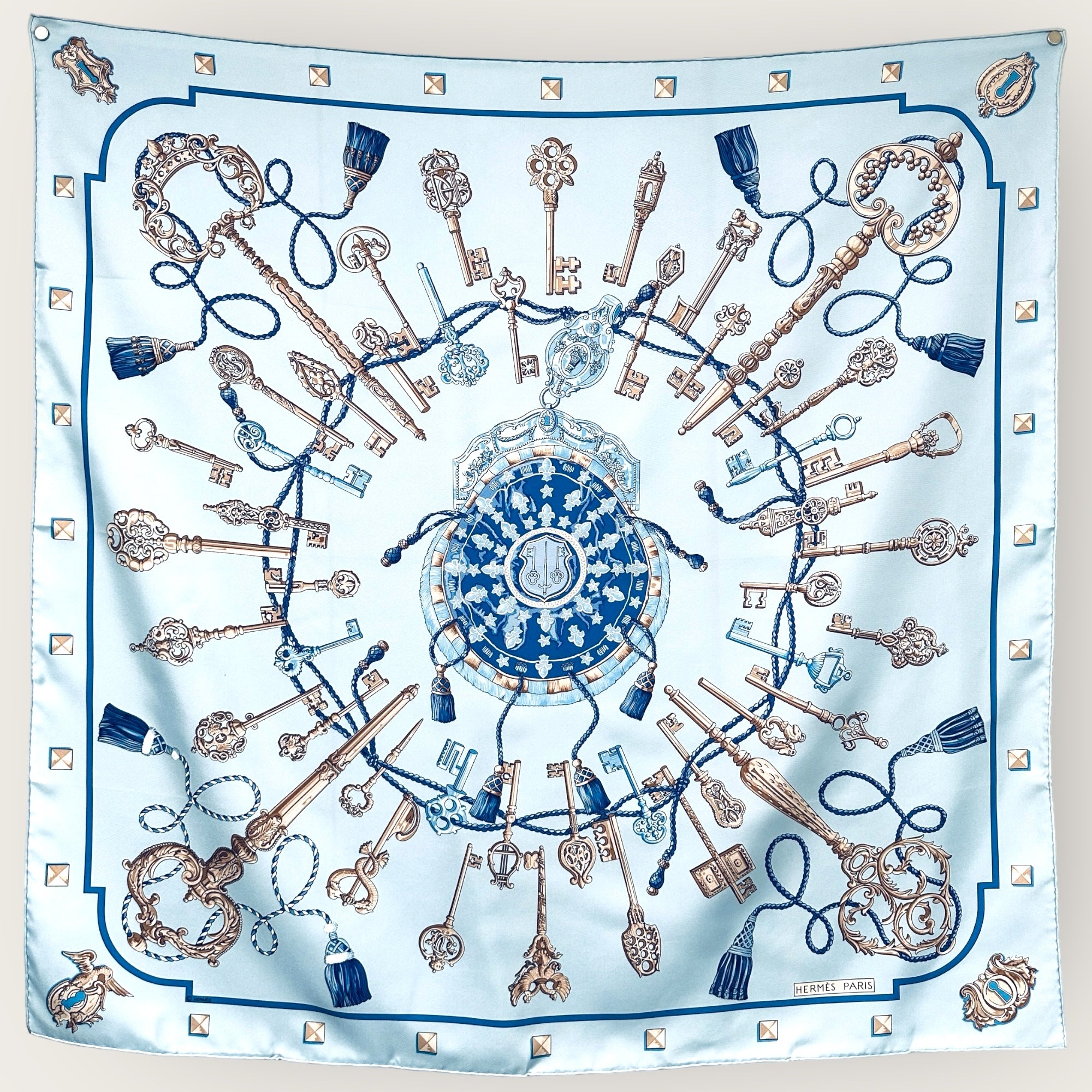 carre-foulard-hermes-les-cles-bleu-ciel