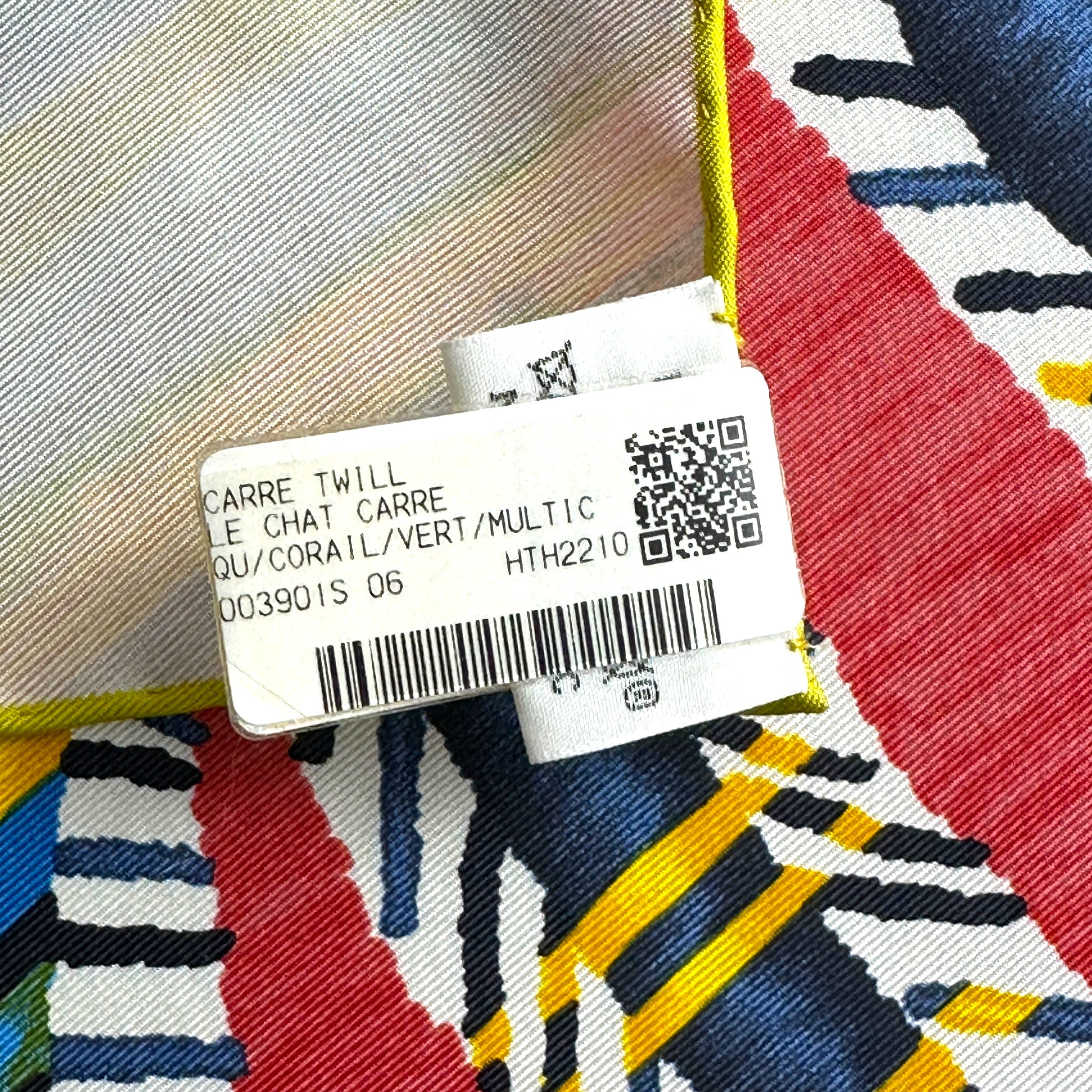 etiquette-du-magasin-Analyzing image foulard-carre-hermes-le-chat-carre-par-florence-manlik-etat-comme-neuf