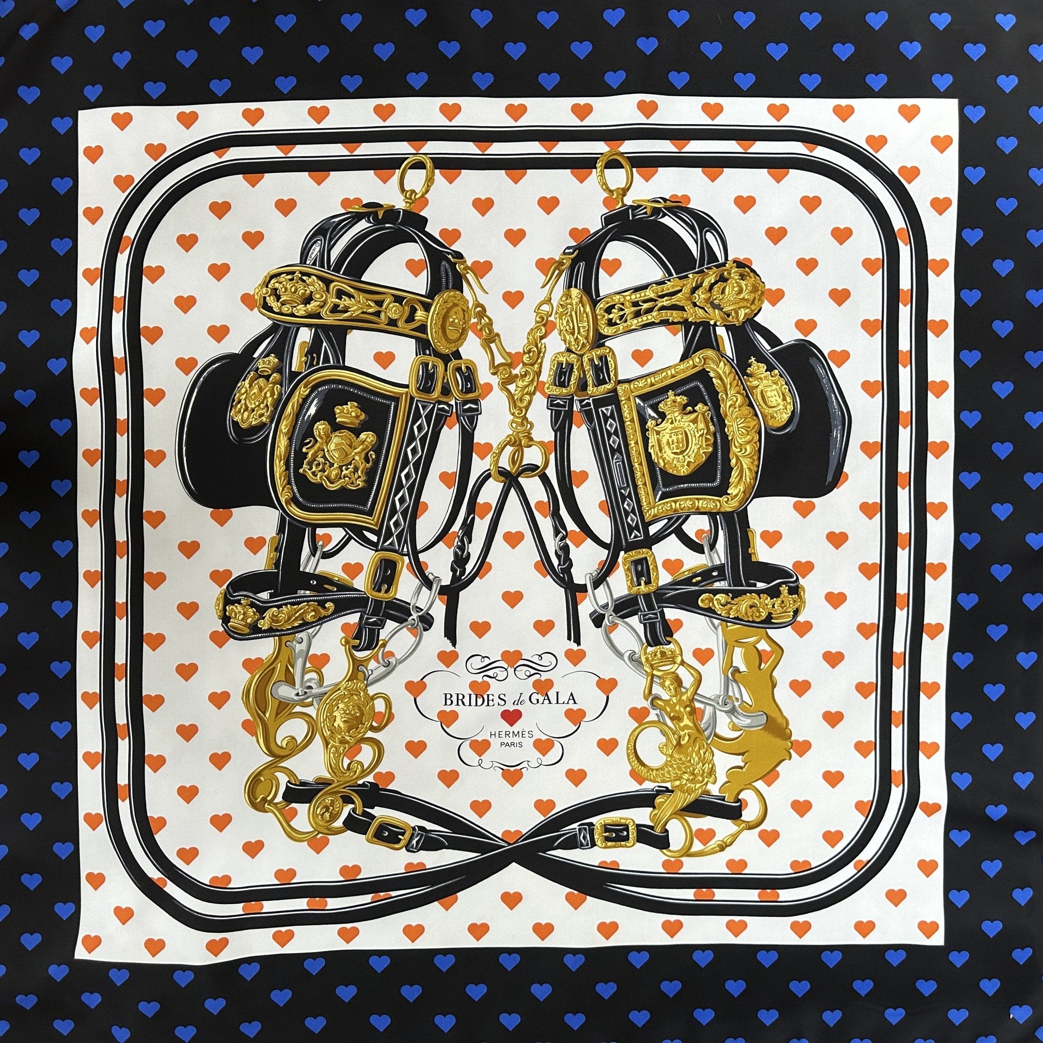 foulard carre hermes blanc orange avec entourage bleu