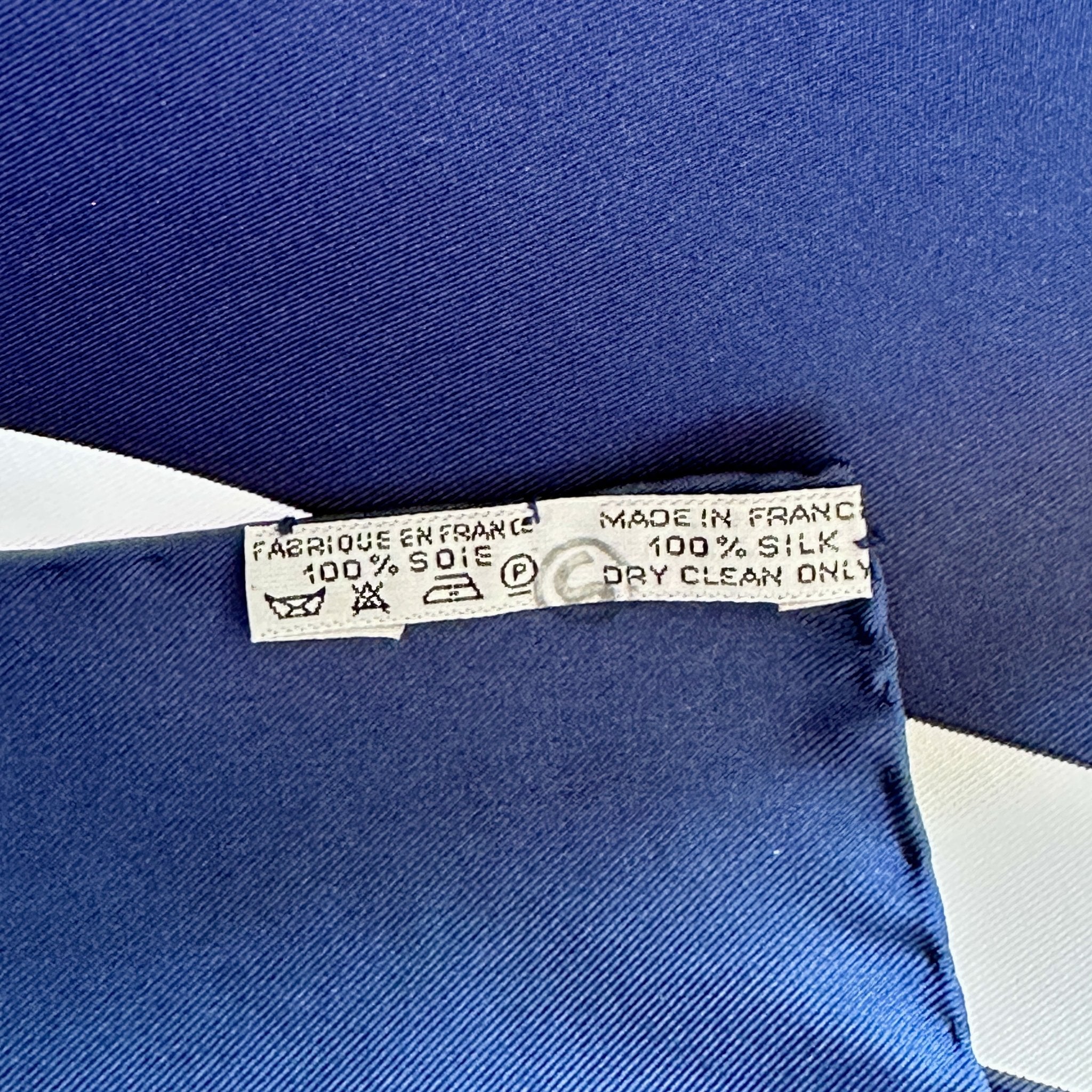 Étiquette de composition Hermès – 100% soie, made in France